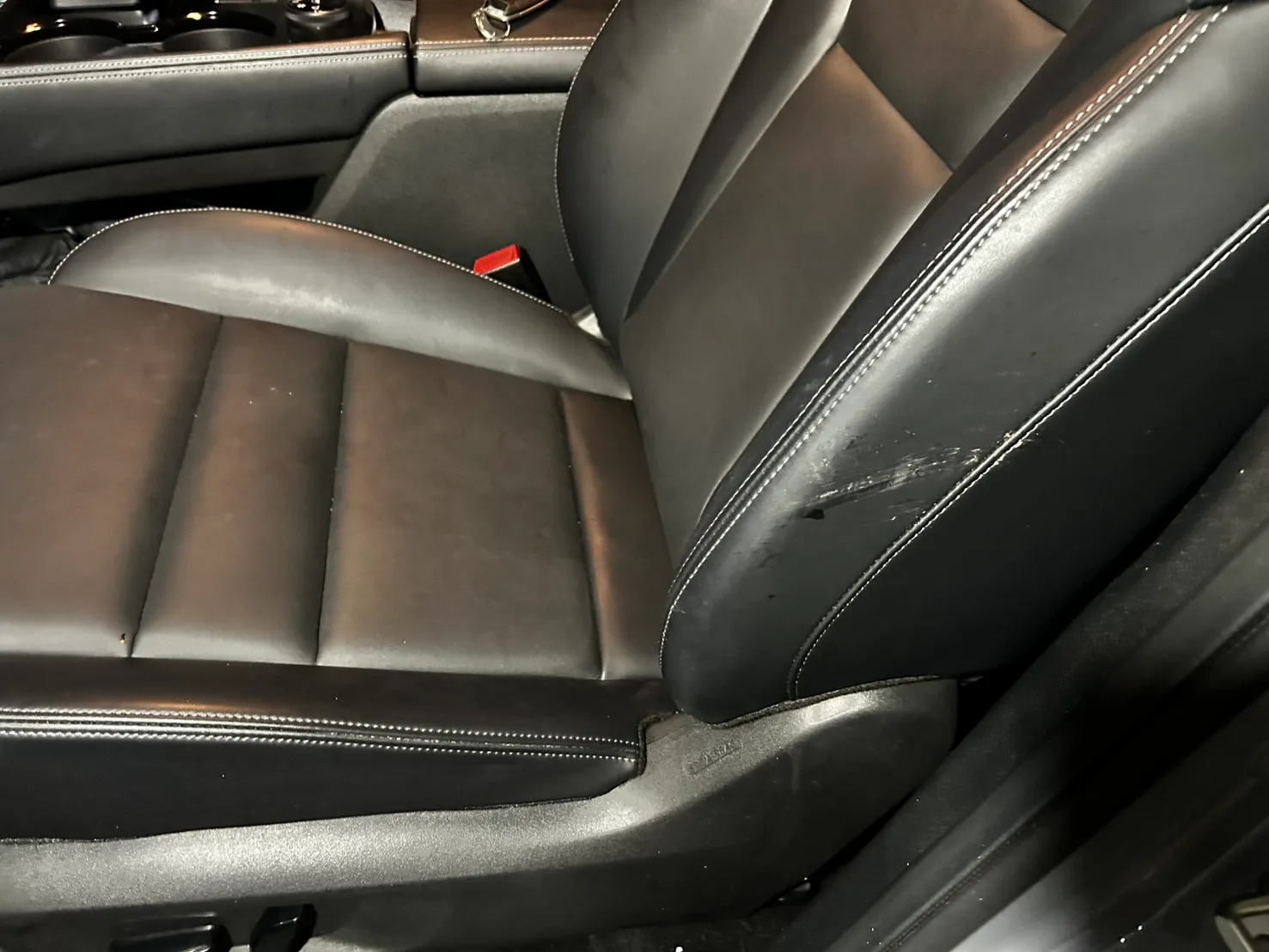 年末年始に車内清掃いかがですか？ 年末の大掃除をスムーズに！簡単にできる「車内清掃の時短テク
