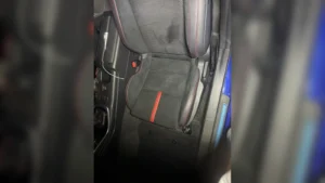 清掃後のスバルBRZシートまわり