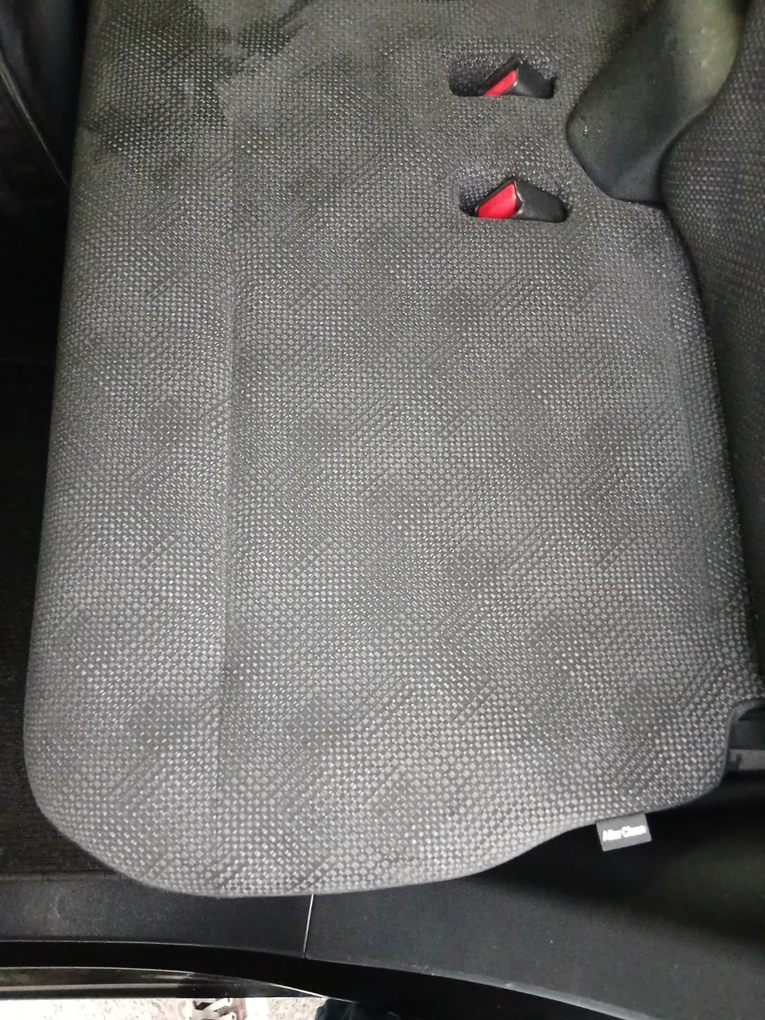 清掃後のホンダ N-WGN後部座席全体