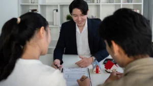 個人賠償責任保険について相談するイメージ