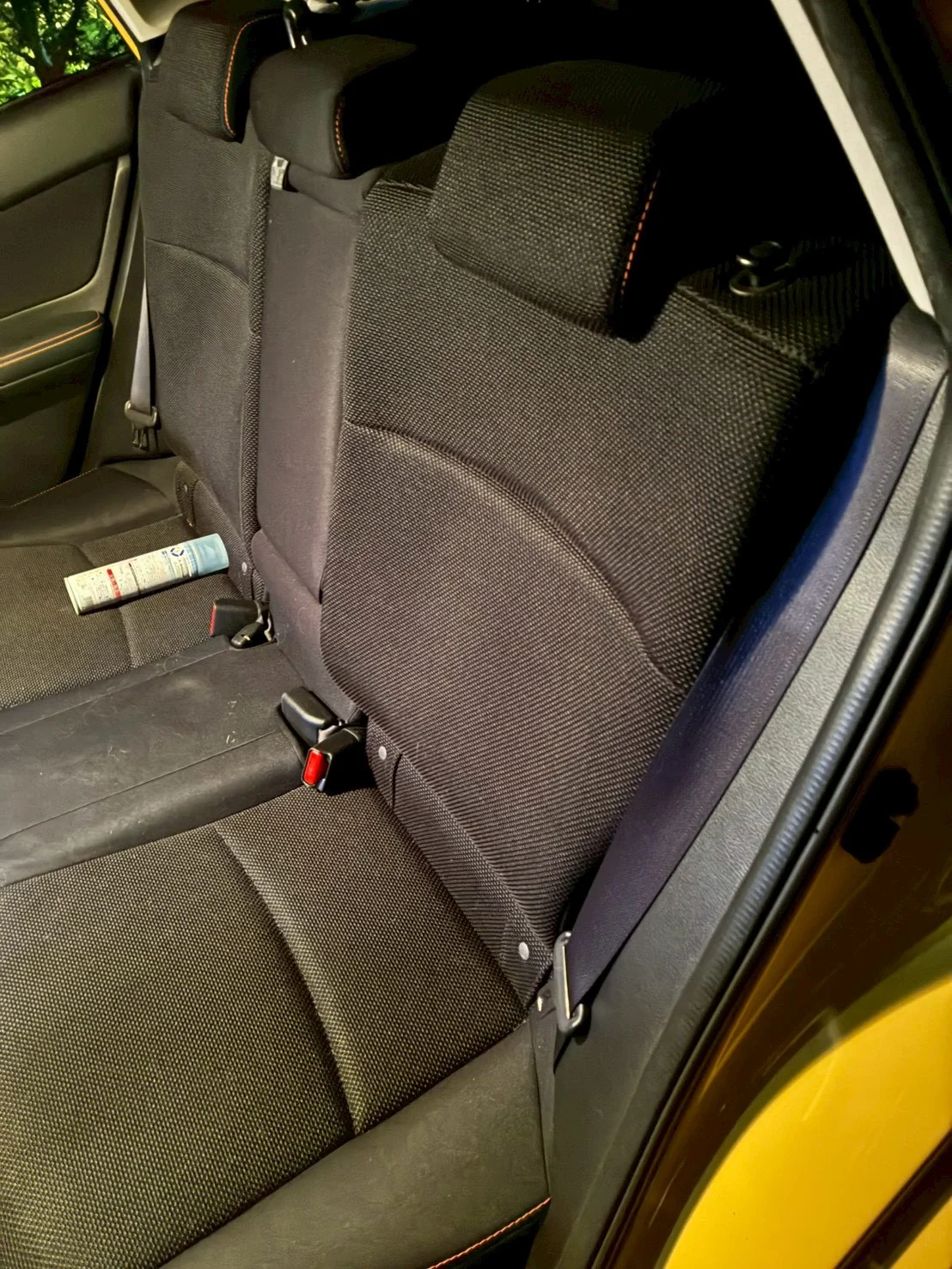 清掃後のXV後席全体