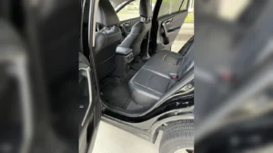 清掃後のRAV4後部座席
