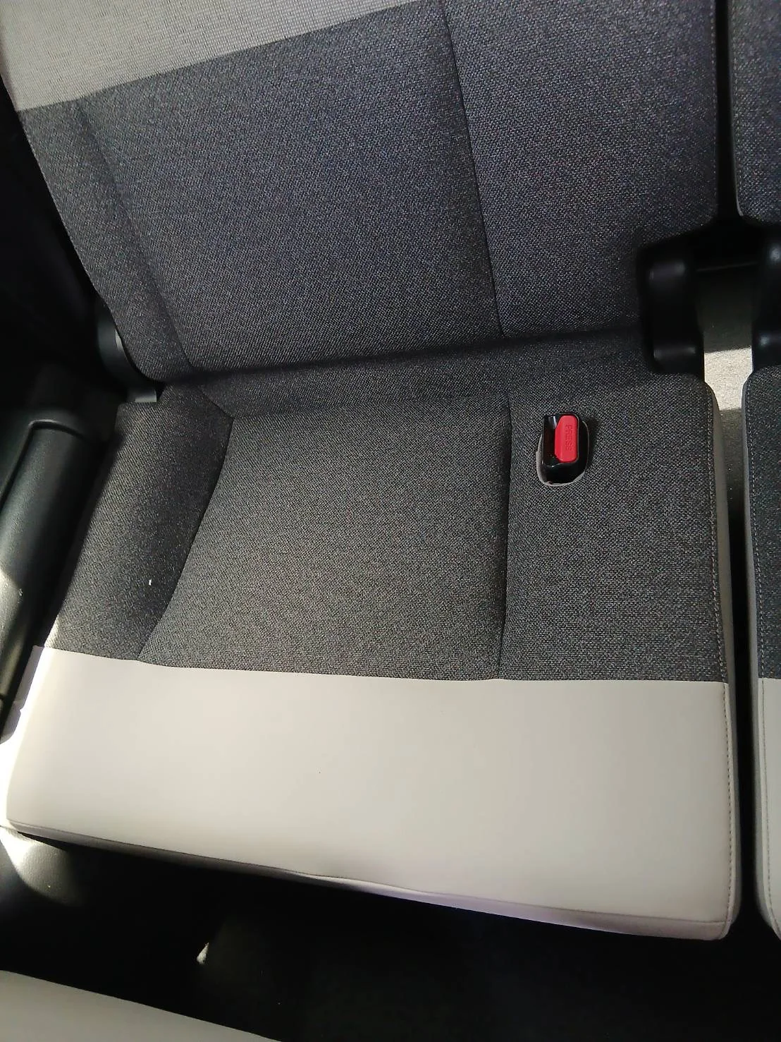 清掃後のホンダ フリード後部座席全体