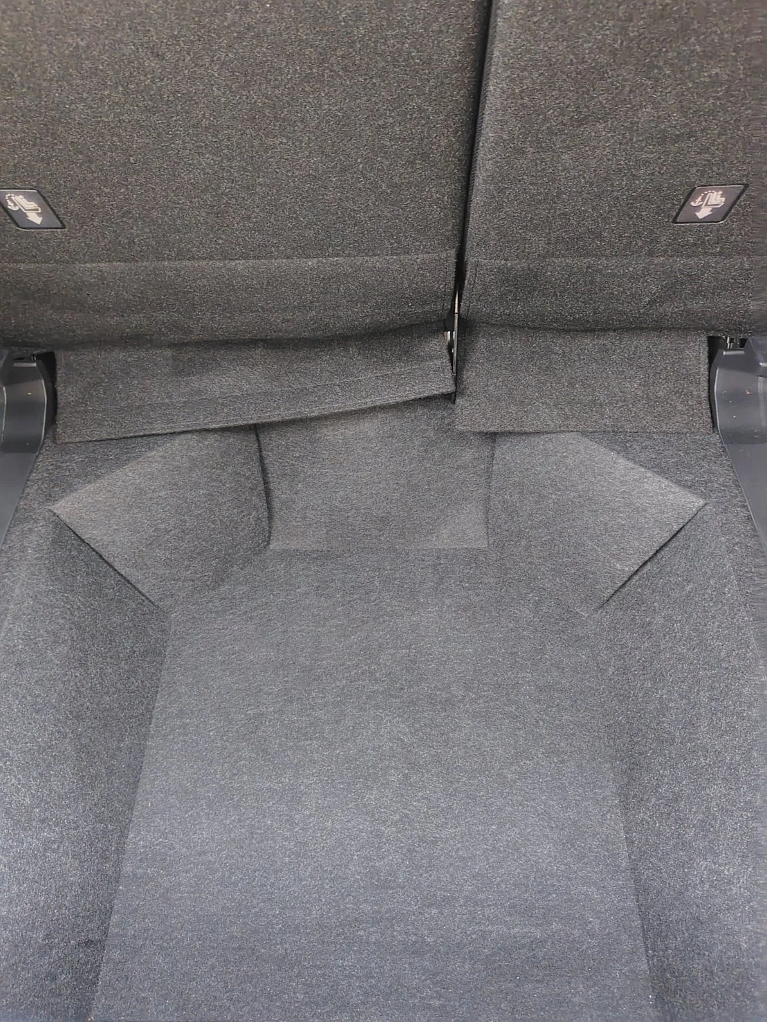 清掃後のトヨタ ライズ荷室まわり