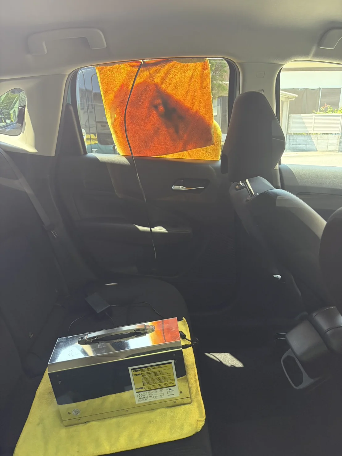 ノート車内でのオゾン消臭作業