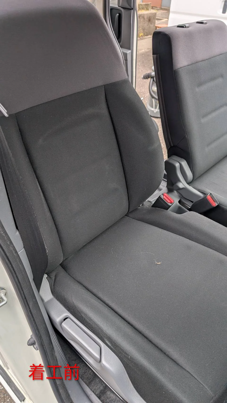 Nバン車内クリーニングビフォー：シートの汚れ状態