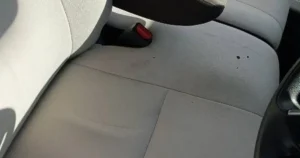 清掃後の日産 デイズの運転席の座面